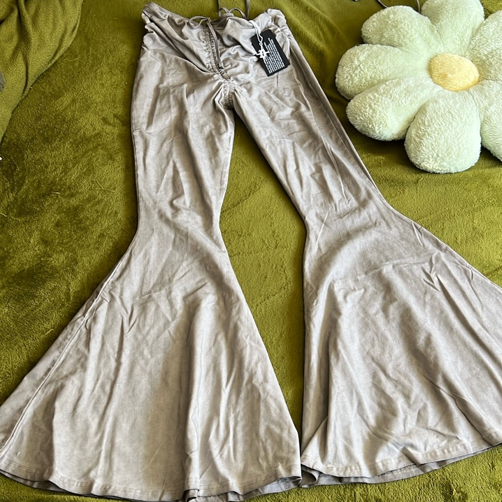 Darker wavs stretch comfortable gray bell pants⛓️‍💥